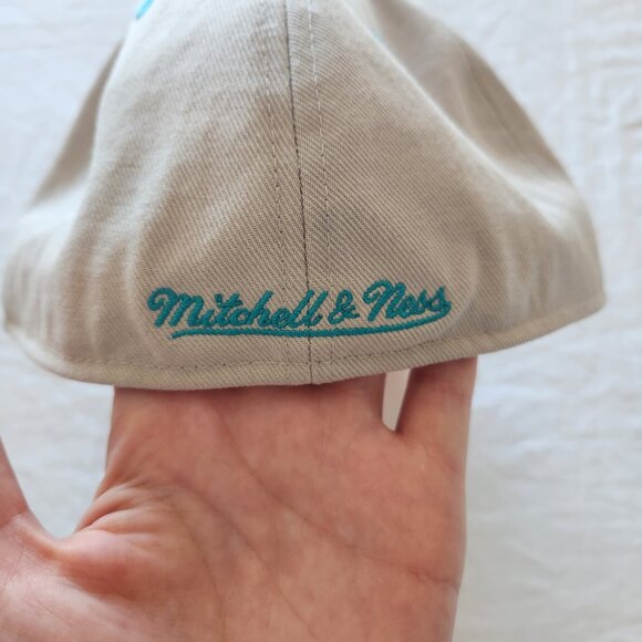 Topps Lids x Mitchell & Ness Toronto Blue Jays Fitted 7 5/8 Baseball Hat - Picture 4 of 6